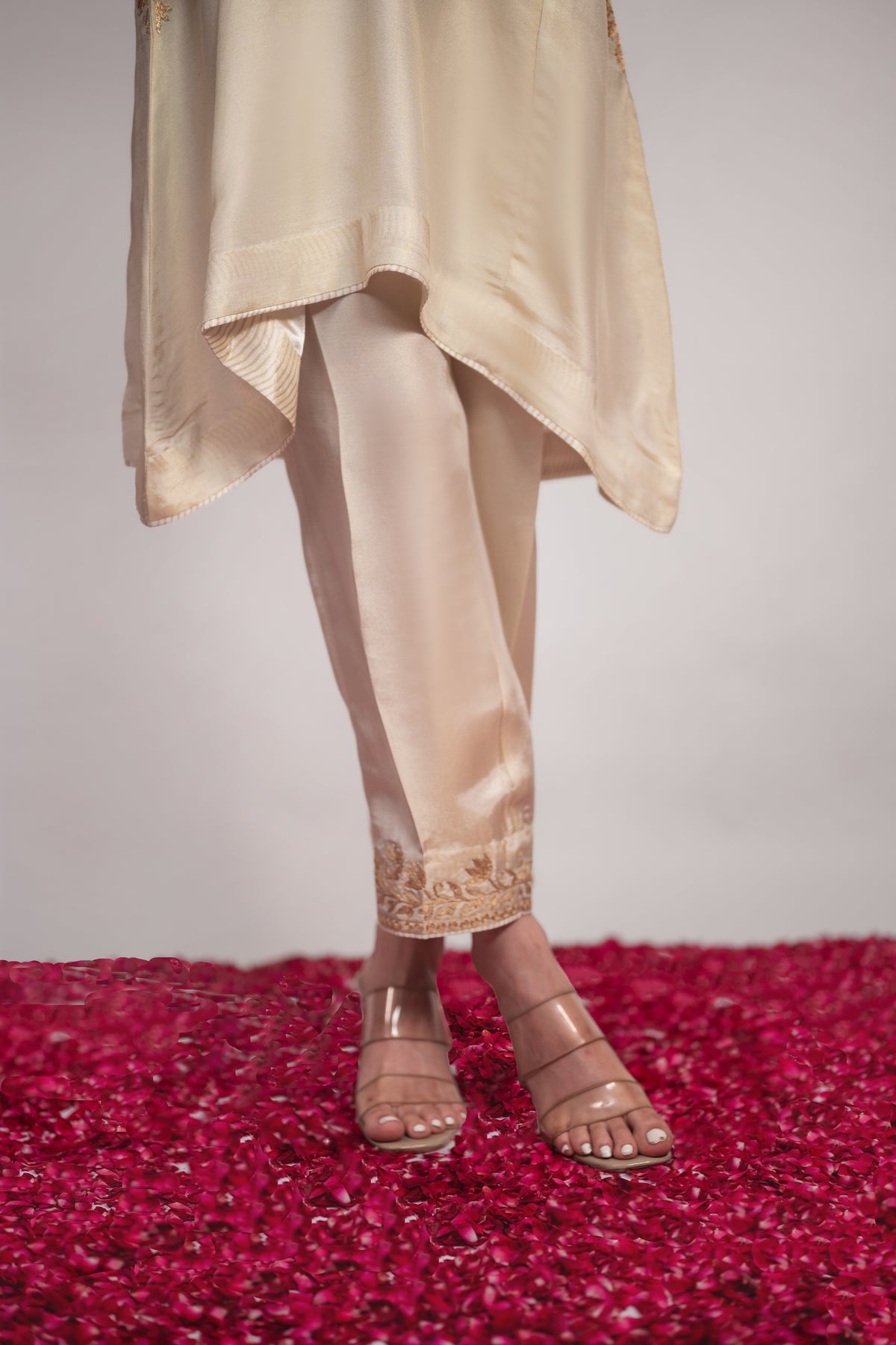 Aftab-e-Shaam | Ivory Embroidered Satin Tissue Pheran Set