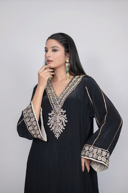 Siyah Raat | Black Night Embroidered Kaftan