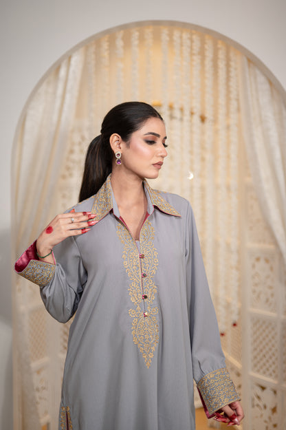 Aabroo | Dove Grey Embroidered Georgette Kurta Set