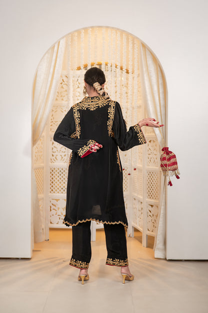 Shehzaad | Black Embroidered Pheran Set