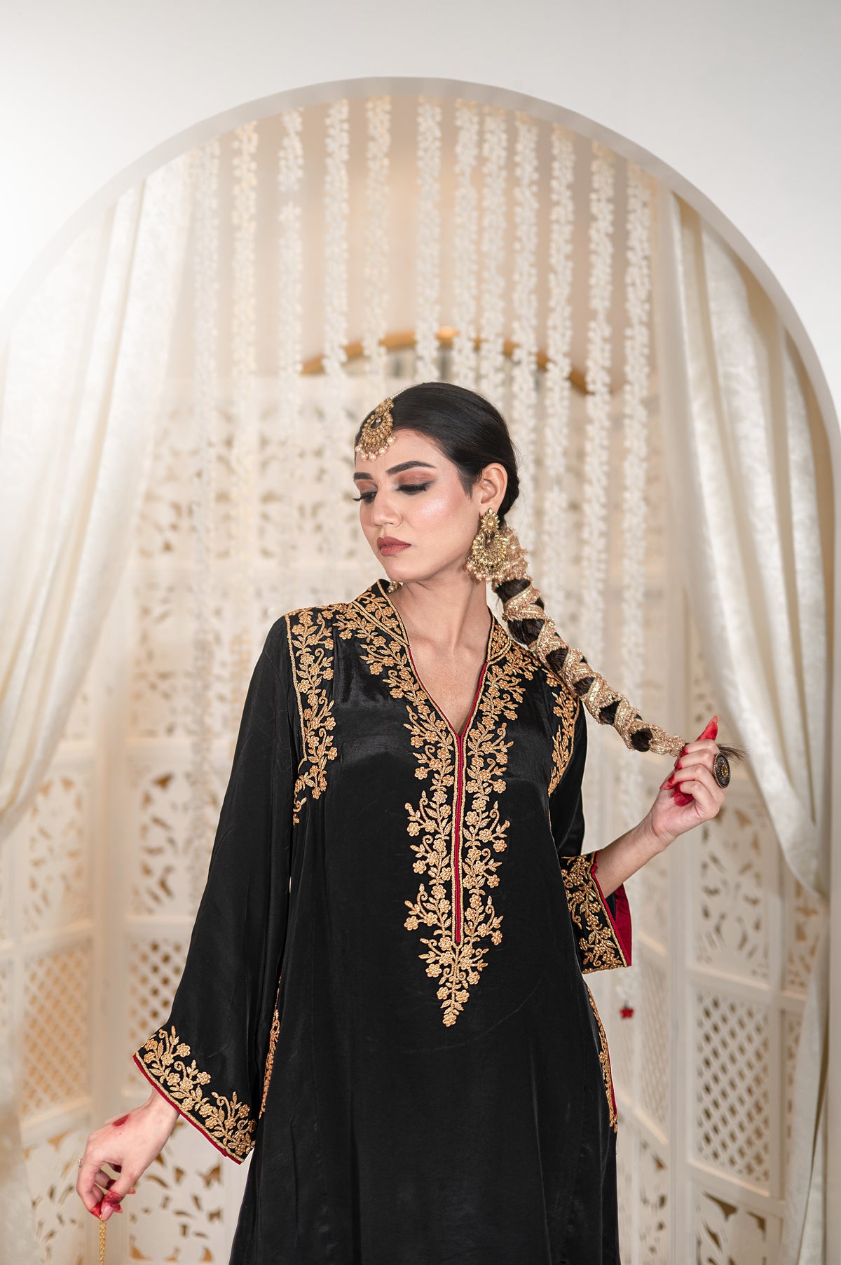 Shehzaad | Black Embroidered Pheran Set