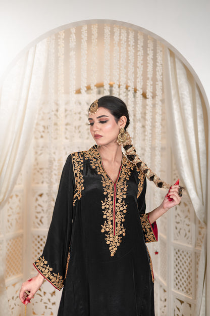 Shehzaad | Black Embroidered Pheran Set