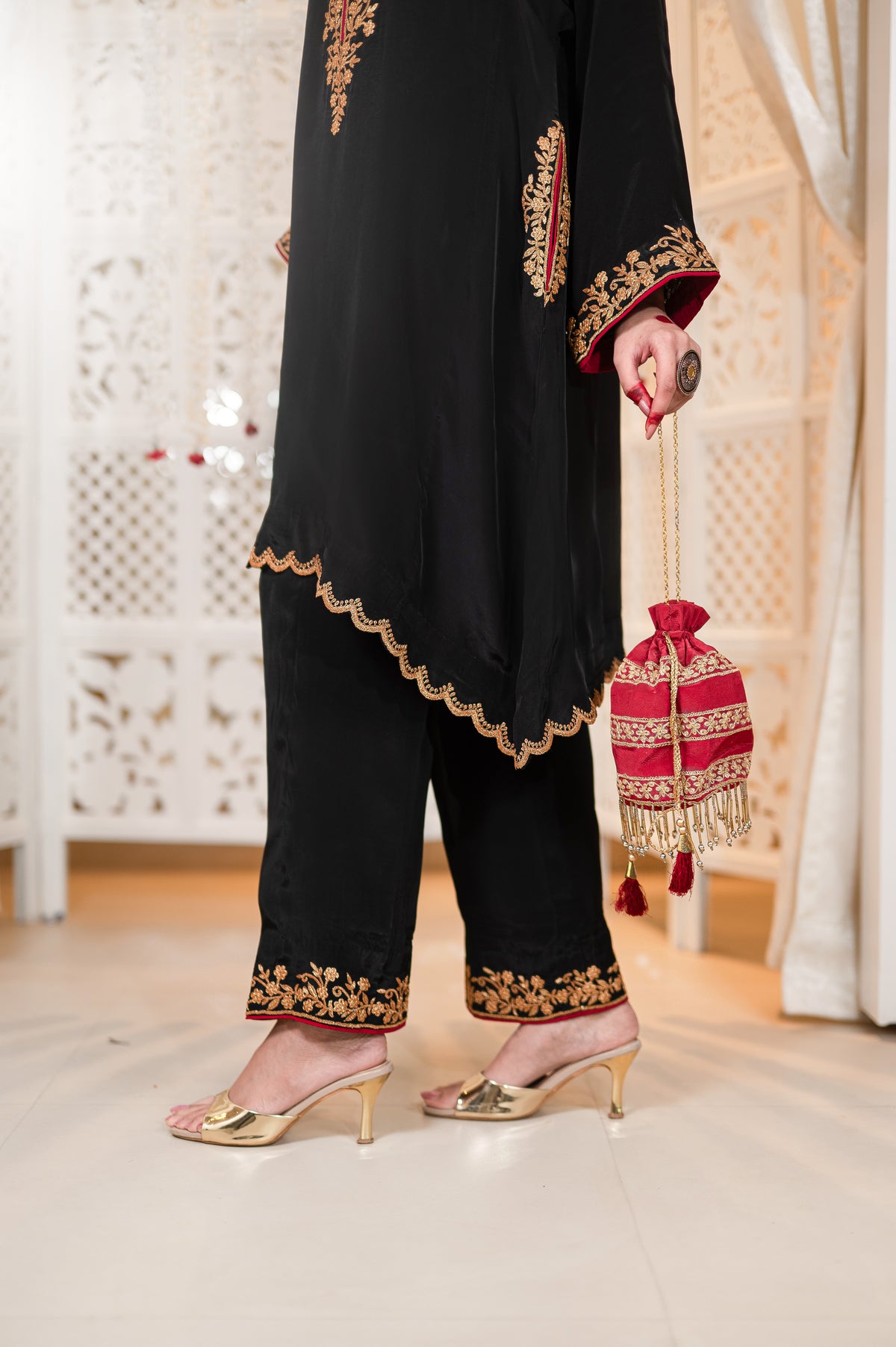 Shehzaad | Black Embroidered Pheran Set