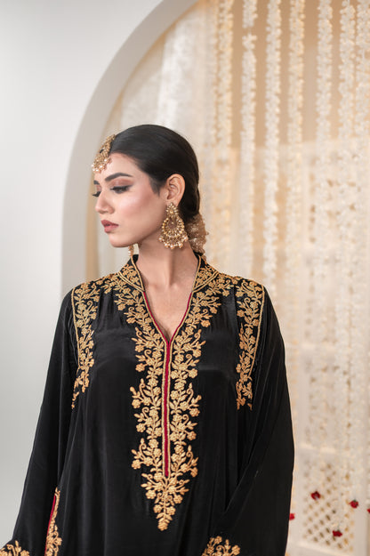 Shehzaad | Black Embroidered Pheran Set