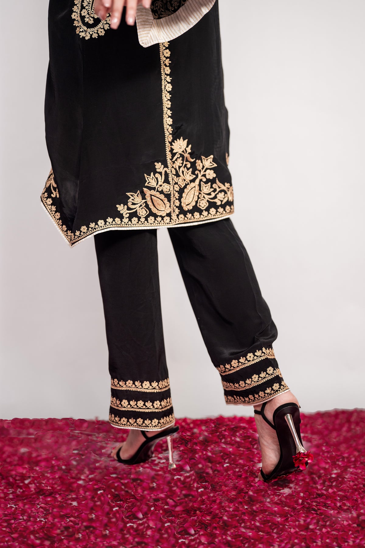 Naqsh-e-Shab |  Black Embroidered Pheran Set
