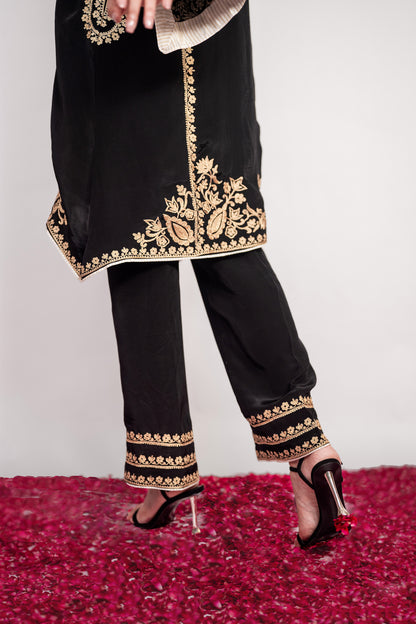 Naqsh-e-Shab |  Black Embroidered Pheran Set