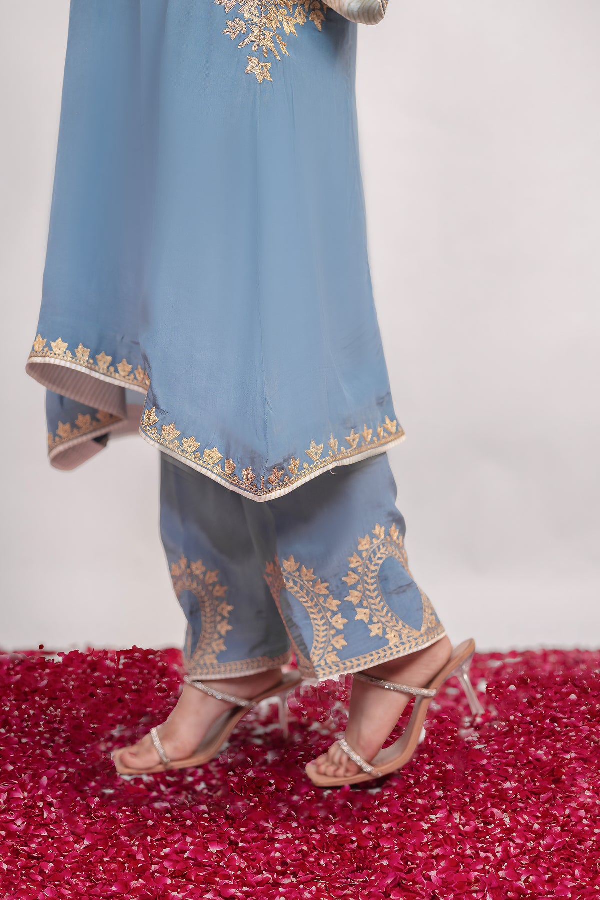 Neel-e-Shaam |  Iceberg Blue Embroidered Pheran Set